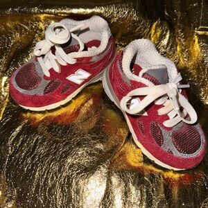 Burgundy toddler New balance 990